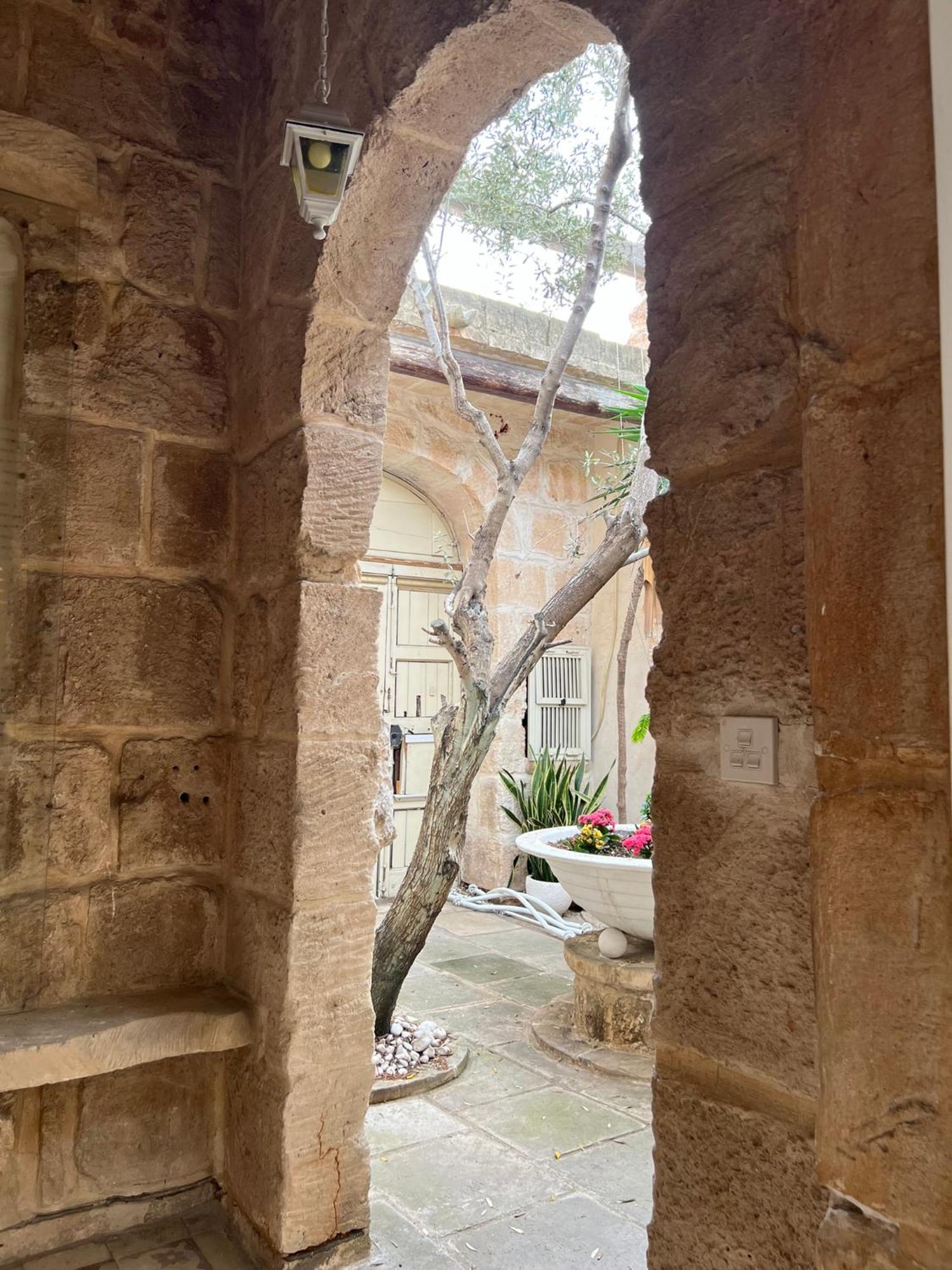 Traditional Maltese Home By Ma Properties St. Paul's Bay Bagian luar foto